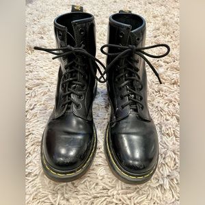 Doc Martens 1460 WOMEN'S SMOOTH LEATHER LACE UP BOOTS